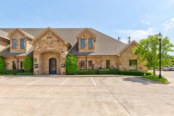 121 Countryside Ct, Southlake, TX 76092